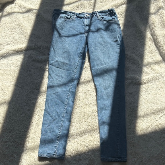 Levi’s 711 Skinny Jeans Size W31 L30 | Light Wash | Mid Rise | Everyday Classic - Picture 1 of 9